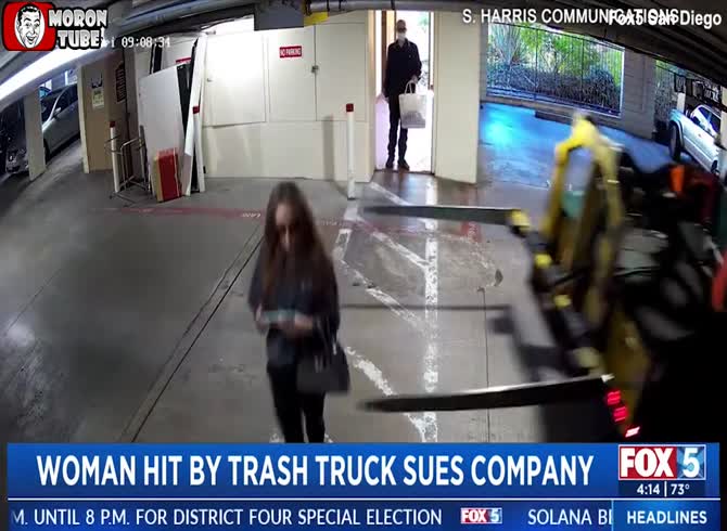 Video :San Diego tragedy - a garbage truck strikes a lady
